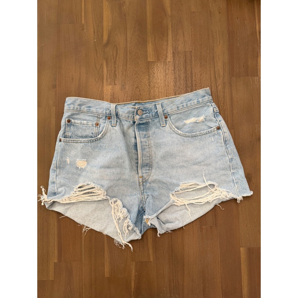 Levis 501 Original Distressed Denim Shorts Light Wash Blue Womens 32 56327-0250